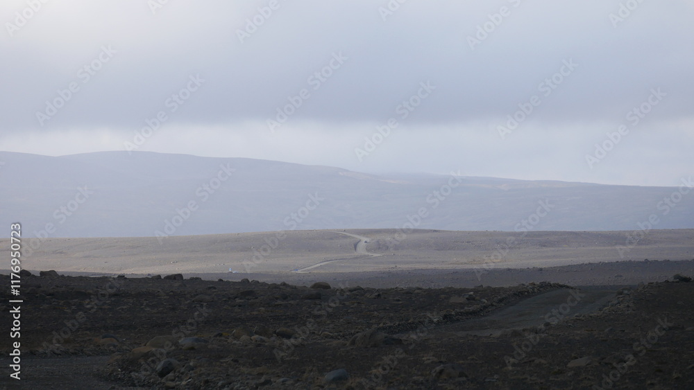 Hveravellir, Islande, piscine géothermique, Bláhver, source chaude, eau bleue, région géothermique, Highlands, paysage volcanique, vapeur, fumarole, soufre, nature, photographie, aventure, exploration Hveravellir, Islande, piscine géothermique, Bláhver, source chaude, eau bleue, région géothermique, Highlands, paysage volcanique, vapeur, fumarole, soufre, nature, photographie, aventure, exploration