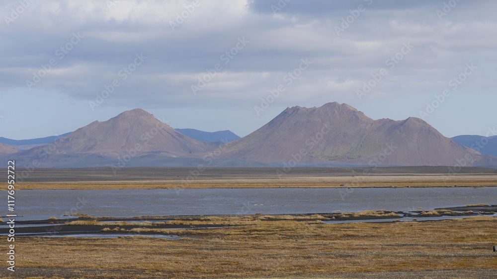 Islande, Highlands, route F-roads, 4x4, expédition, aventure, voyage, nature sauvage, paysage volcanique, désert noir, cendres volcaniques, piste isolée, hors-piste, exploration, solitude, vastitude, Islande, Highlands, route F-roads, 4x4, expédition, aventure, voyage, nature sauvage, paysage volcanique, désert noir, cendres volcaniques, piste isolée, hors-piste, exploration, solitude, vastitude,