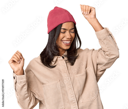 Foto Joyful Filipino woman dancing in studio