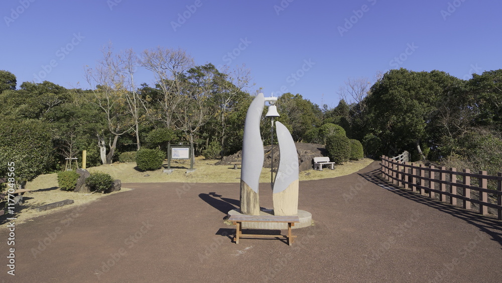 Fototapeta premium 宮崎県日向市のクルスの海の鐘
