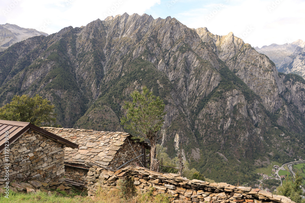Wanderregion Val Masino; Alpe Baite Tajada mit Cima di Cavislone (2541)