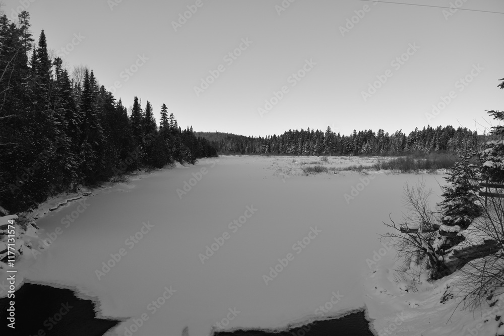 Fototapeta premium Parc Appalaches 24 Décembre Au 2 Janvier 2025 N&B