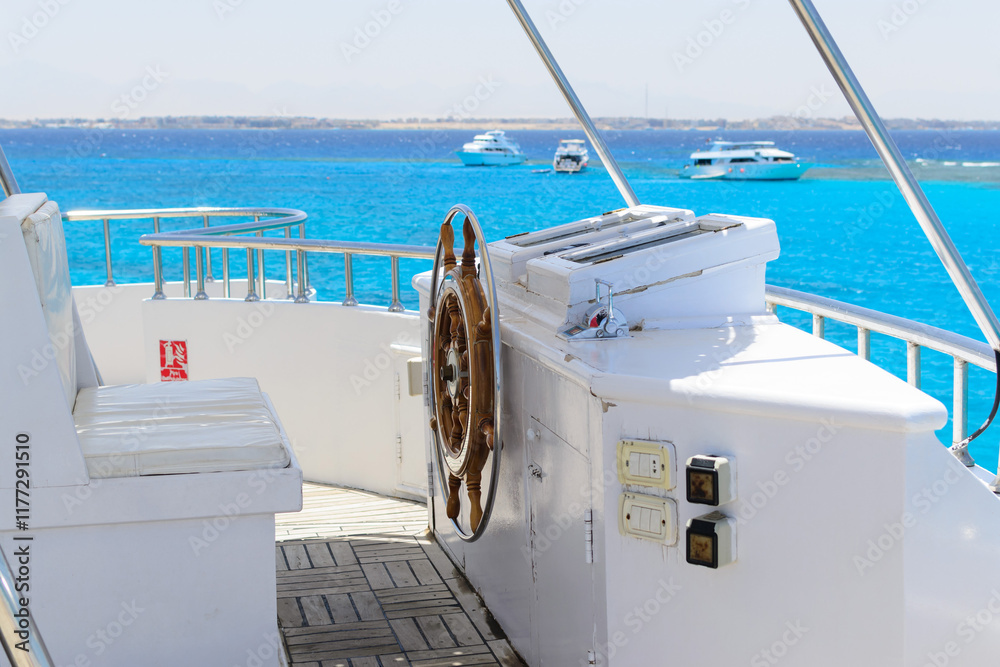 Obraz premium Luxury yacht helm, turquoise sea view. Perfect summer vacation!