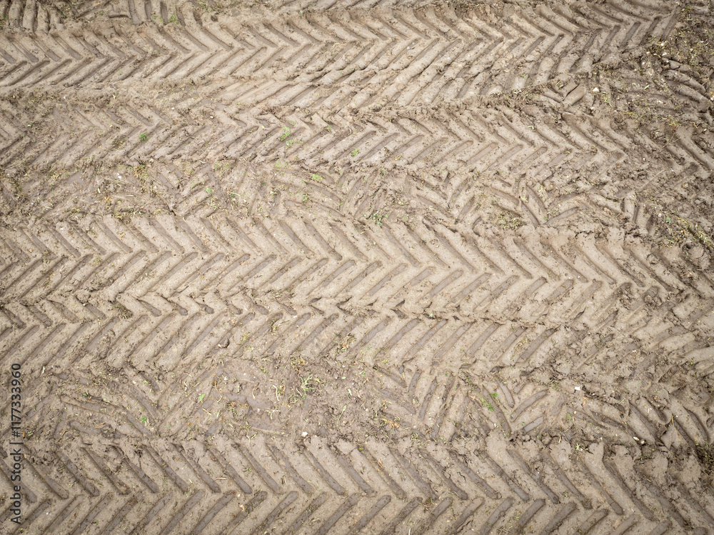 vue aérienne prise avec un drone sur un champs de terre labouré. Image pouvant servir d'arrière plan ou de texture vue aérienne prise avec un drone sur un champs de terre labouré. Image pouvant servir d'arrière plan ou de texture
