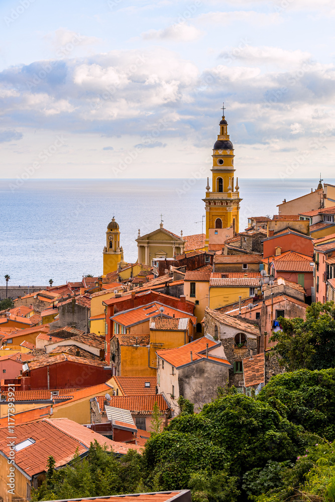 Φωτογραφία Vue sur la ville de Menton, capitale du citron en France