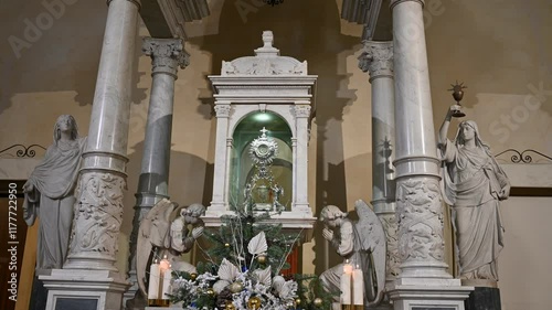 The church of S. Francesco or sanctuary of the Eucharistic Miracle is annexed to the homonymous convent of the Friars Conventual. It contains the famous relics of the Eucharistic miracle of Lanciano.