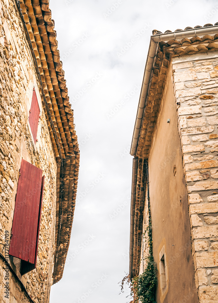 L'Isle-sur-la-Sorgue : Charme et Sérénité Provençale