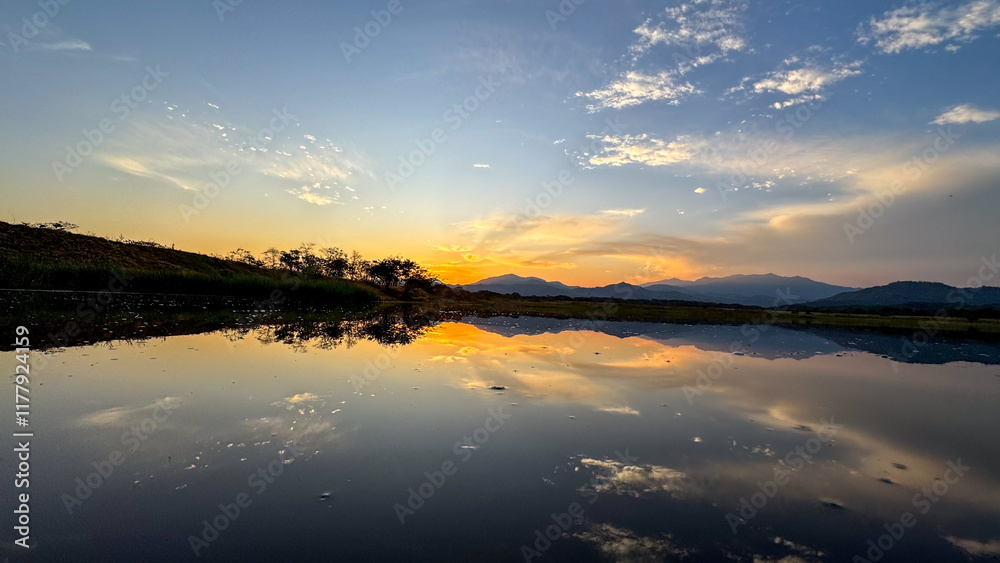 Fototapeta premium sunset over the lake