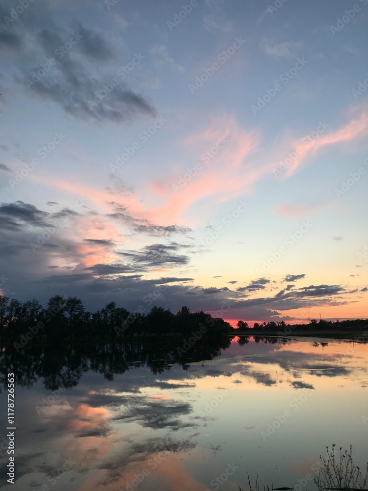 Fototapeta premium sunset over the lake