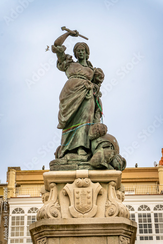 Obraz na płótnie Galicia, Spain - August 23, 2024: Front View of Maria Pita Sculpture in Main Square of Curuna w salonie