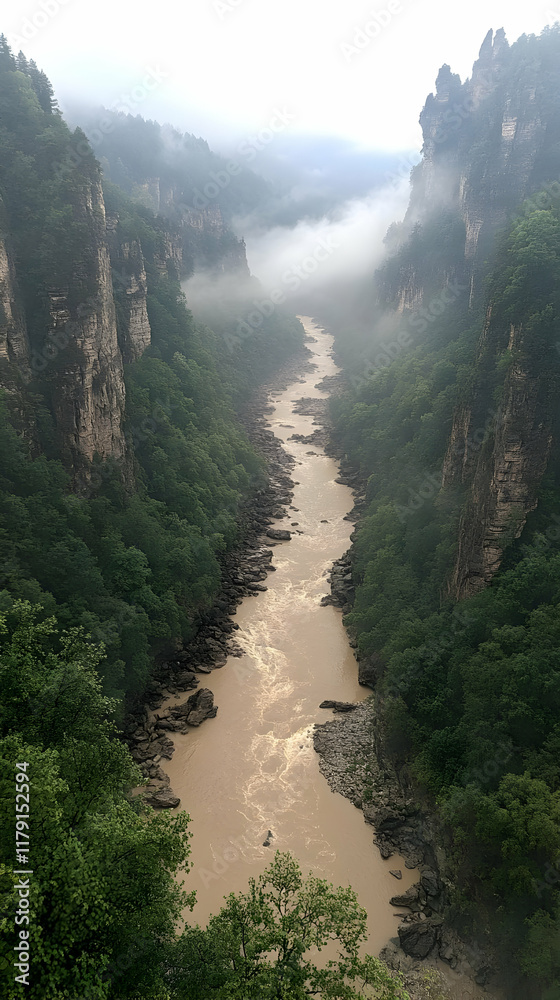 Obraz premium Misty Mountain River Landscape Photo