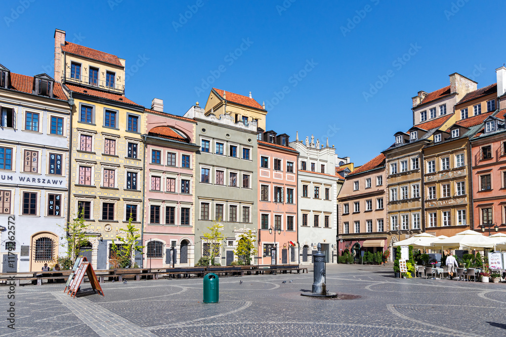 Naklejka premium Old Town Market Square with historic buildings in Warsaw, Poland