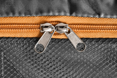 Two sliders zipper