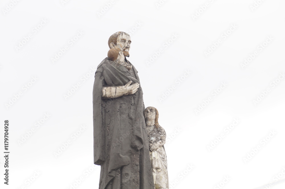 Fototapeta premium statue whit children
