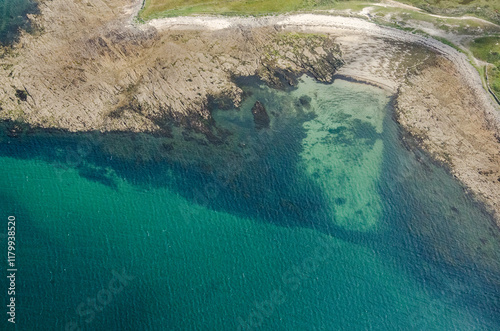 vue aérienne de Plouhinec dans le Morbihan en France photo