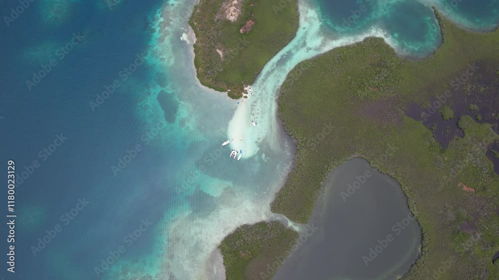 imagenes aéreas del parque nacional Morrocoy en Venezuela. videos en alta resolucion.