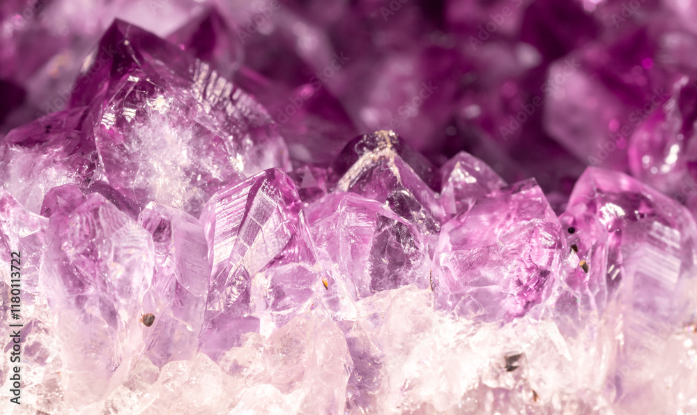 Fotografie Amethyst purple crystals
