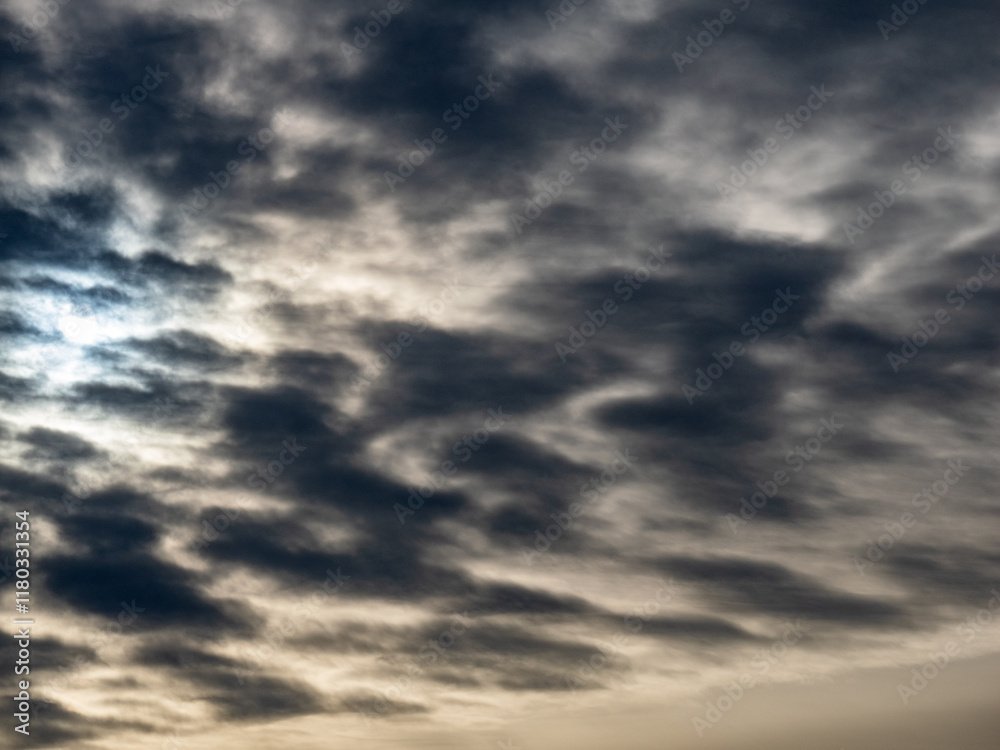 Fototapeta premium Wolkenhimmel im Winter