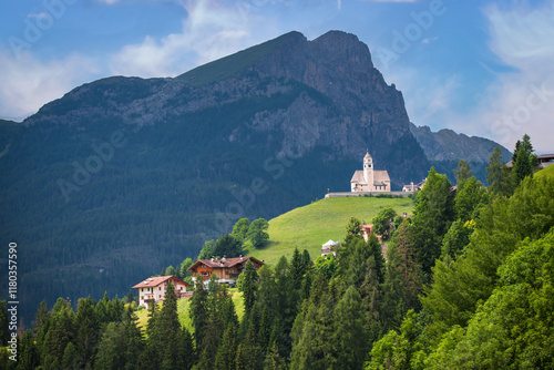 Obraz na płótnie Spectacular landscape on Italian Alps Mountain Dolomite at Chiesa di Santa Lucia w salonie