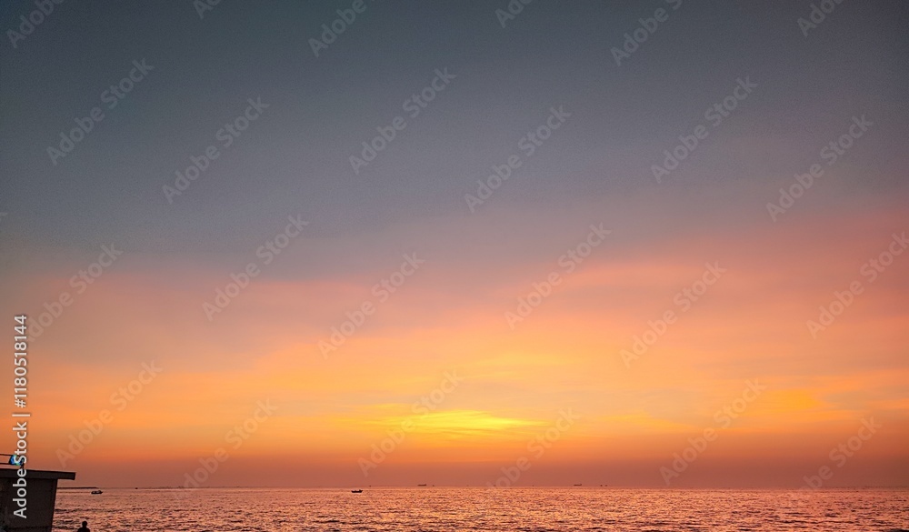 Obraz premium sunset over the sea