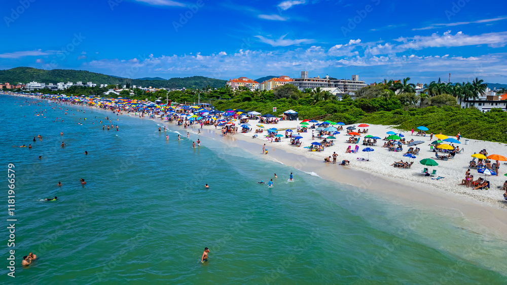 Areia Branca Mar Azul Praia Jurerê Internacional Florianópolis Santa Catarina Brasil Luxo Casas Modernas Natureza Pôr Sol Resorts Vegetação Tropical Sol Marinas Elegância Beach Tennis Turismo Esporte