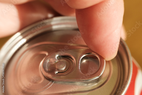 Finger opening aluminum can top: refreshing beverage awaits