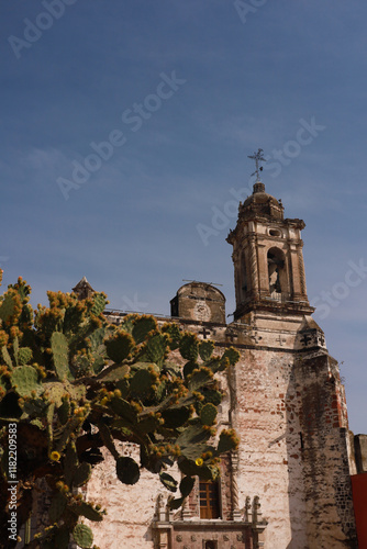 Detalles de iglesias y templos religiosos de Puebla, México