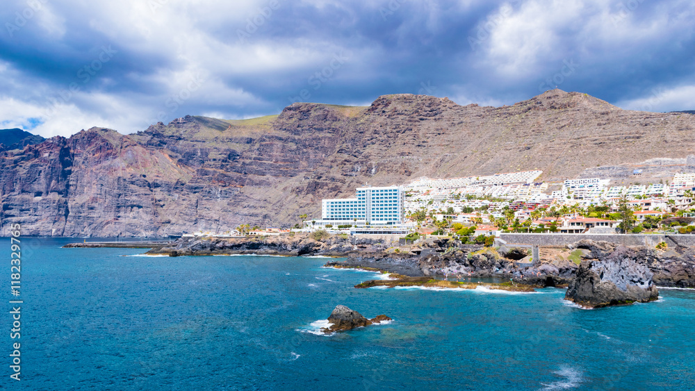 Obraz premium Acantilados de Los Gigantes, Tenerife town with Los Gigantes Cliffs in the background, Canary island, Spain