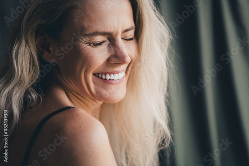 Fotografie Studio no retouch photo of cheerful funny lady dressed lingerie laughing accepti