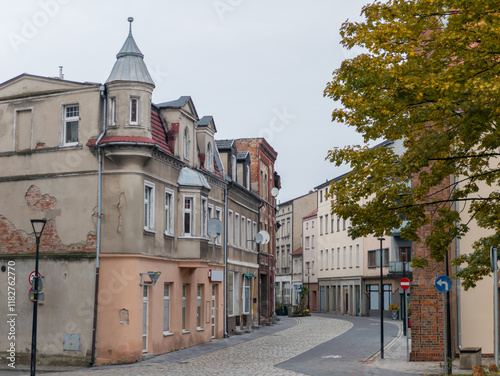 Obraz na płótnie Kościuszki street in the old town of Śrem, Wielkopolska, Poland w salonie