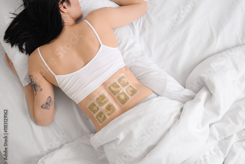 Young woman with mustard pl...