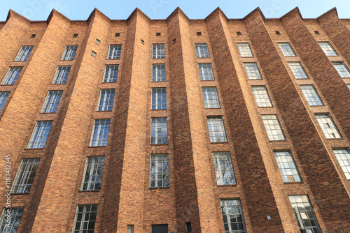 Canvas Print Berliner Industriearchitektur der Moderne; Westfassade Abspannwerkes Scharnhorst