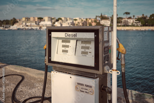 Distributore di gasolio per imbarcazioni al porto