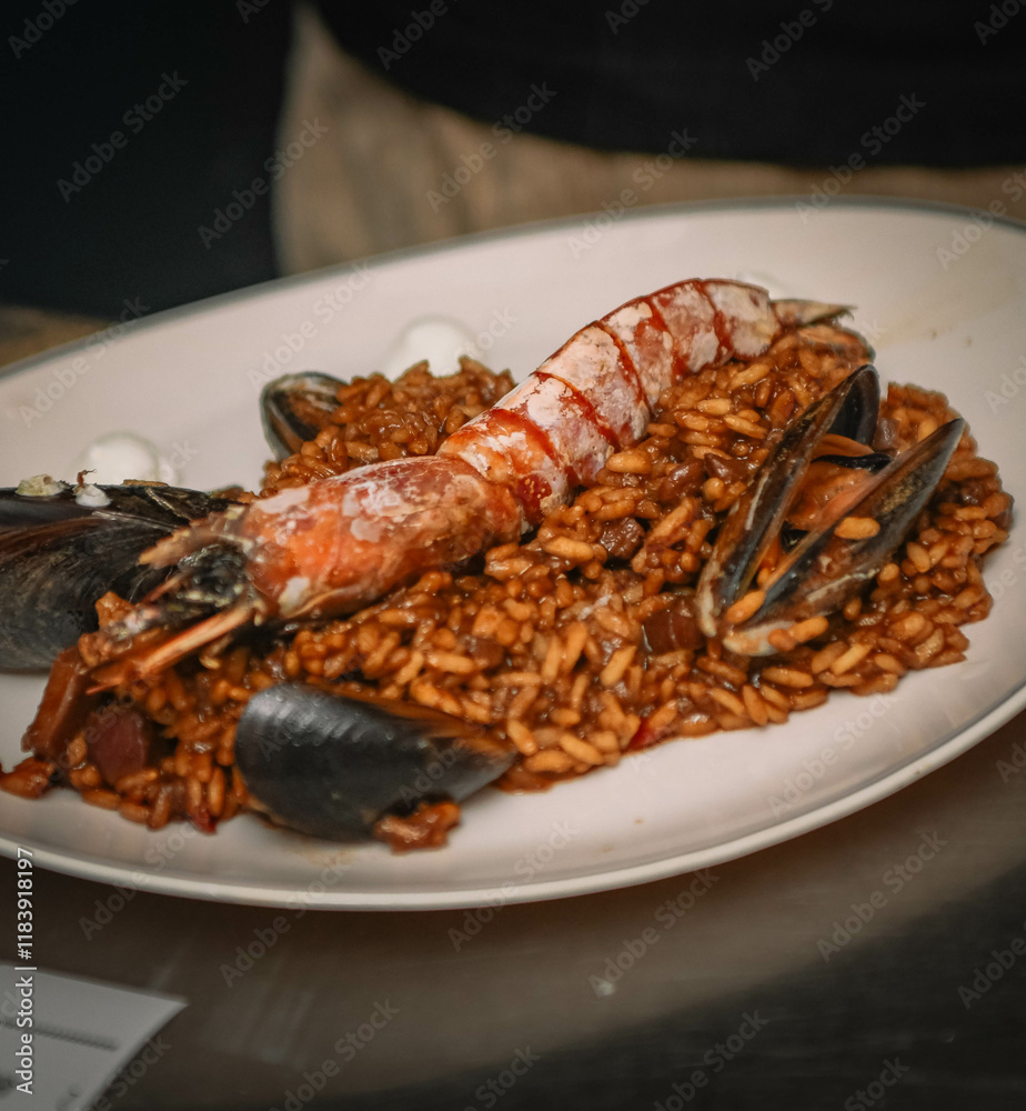 Paellas clasicas españolas de arroz y mariscos Paellas clasicas españolas de arroz y mariscos