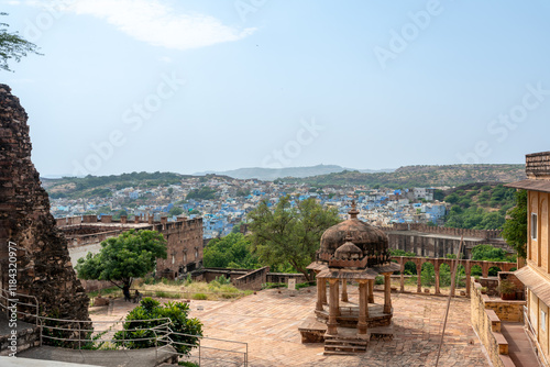 Ausblick auf Blaue Stadt Jodhpur von der Mehrangarh Festungsanlage in Jodhpur Rajasthan Indien photo