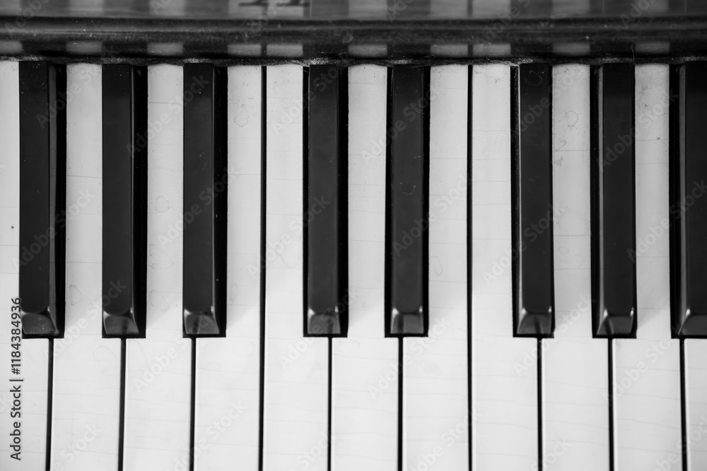 Naklejka premium Antique Piano