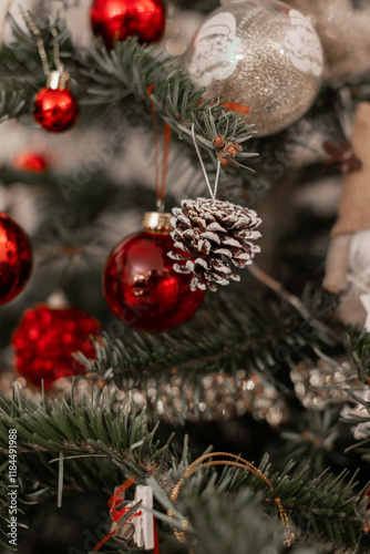 Décoration de Noël - Boule et Pin