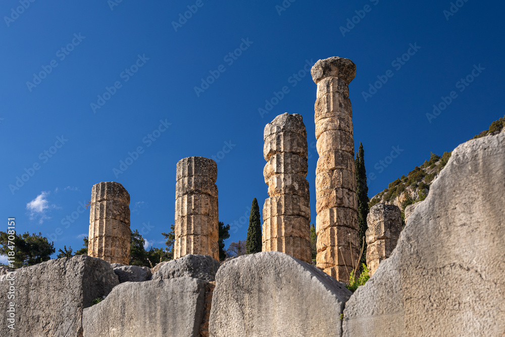 Delphi Archaeological Site. Details of this amazing historical heritage landmark from Greece. Travel to Greece.