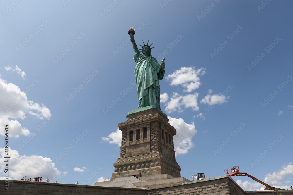 Fototapeta premium Estatua de la liberta completa 