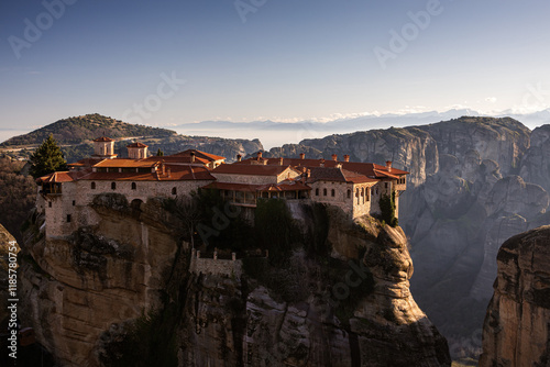 Obraz na płótnie Monastery of Varlaam in Meteora. Amazing view of second biggest orthodox monastery in Meteora, Greece. Beautiful sunset light over Meteora. w salonie