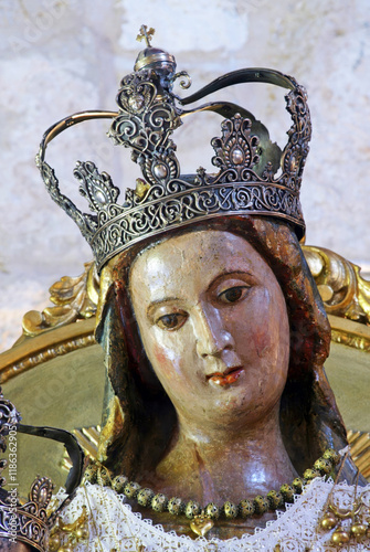 Obraz na płótnie Our Lady of Pag, statue in the Church of St. Mary in Pag, Croatia w salonie