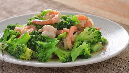 Stir-fried broccoli with shrimp