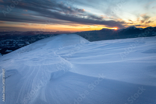 Billede på lærred paysage de neige au puy de manse dans les hautes alpes gap