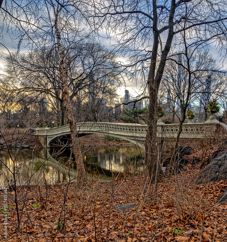 Obraz na płótnie Bow bridge in winter w salonie