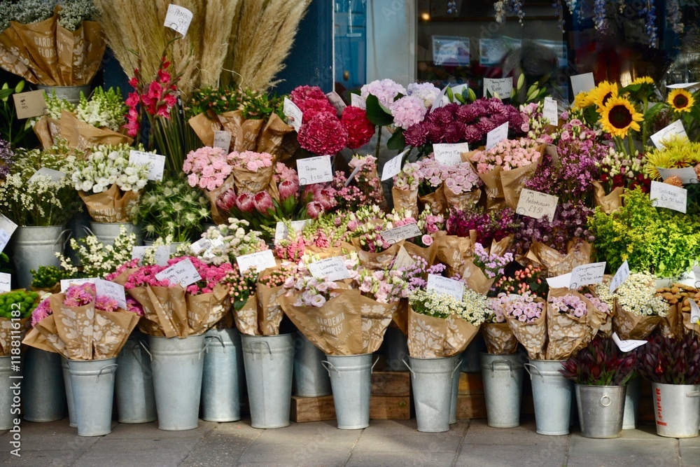 Φωτογραφία Outdoor buckets of flowers for sale at florist