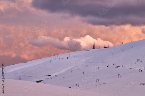 Maielletta: Tramonto Invernale tra nubi lenticolari e neve e vapore photo