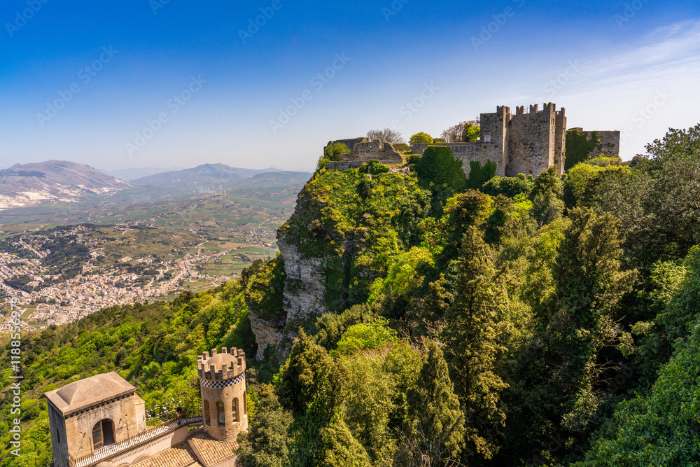 Obraz premium Erice, Italy 13 april 2024 - Old castle on the top of a mountain in the medeival town of Erice in Sicily