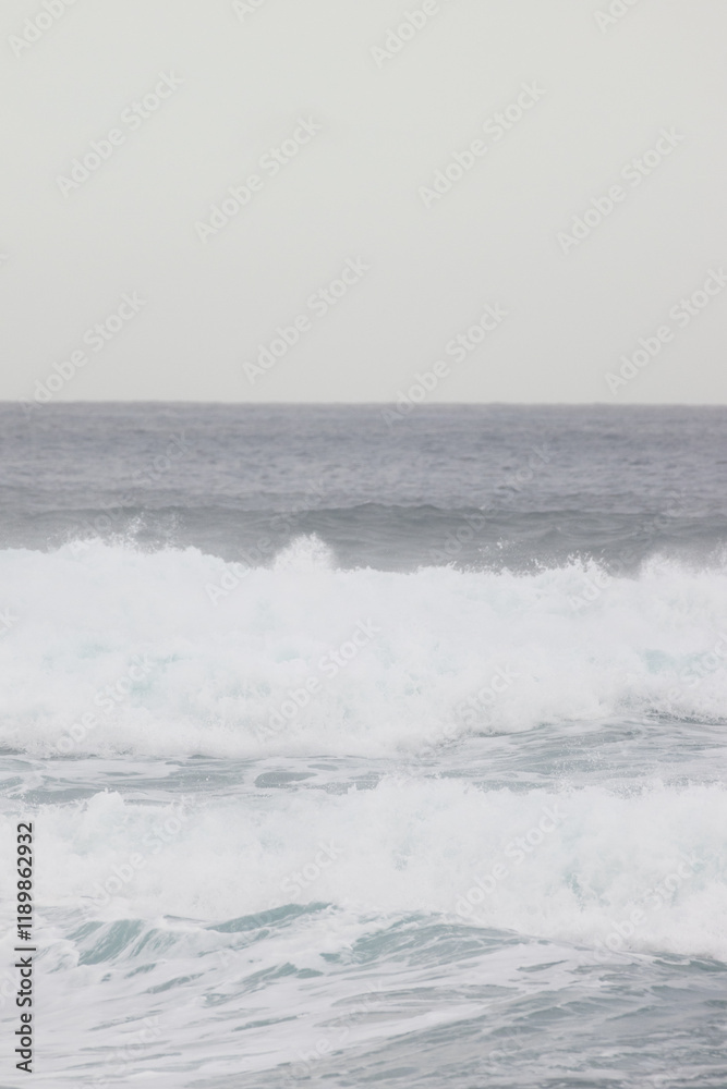 Ocean Waves Crashing on the Shoreline Ocean Waves Crashing on the Shoreline