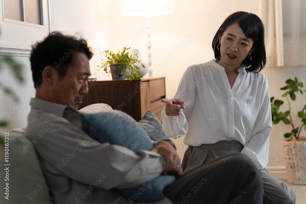 Obraz premium けんかをする熟年夫婦 ライフスタイルイメージ