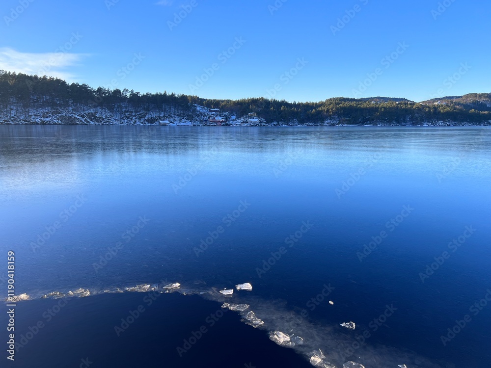 Fototapeta premium Hindenes Alver Fjord Winter Norway